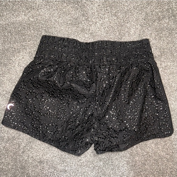 Zyia Black Bubbles Hi-rise Bomber Shorts - Picture 4 of 5